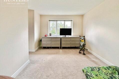pbox-bedroom-333471.jpg