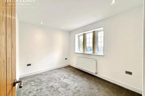 pbox-bedroom-332286.jpeg
