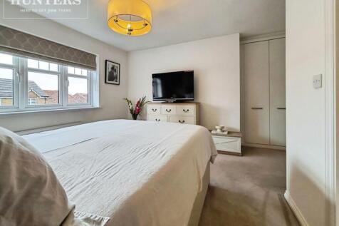 pbox-bedroom-332825.jpeg