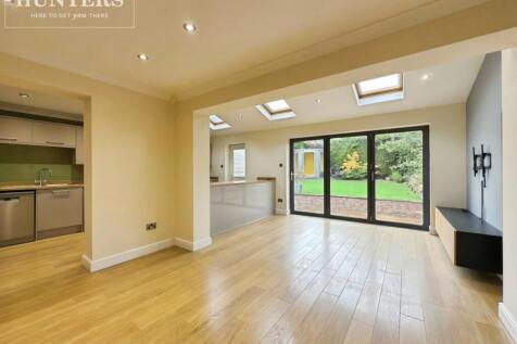 pbox-living_room-334949.JPG