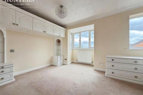 pbox-bedroom-334949.JPG