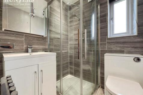 pbox-bathroom-334949.JPG