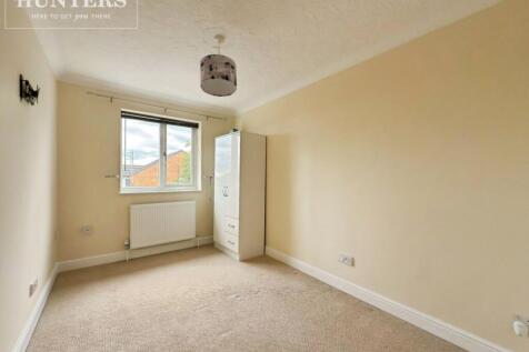 pbox-bedroom-334949.JPG