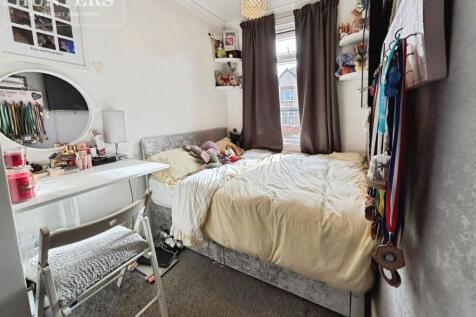 pbox-bedroom-336897.jpeg