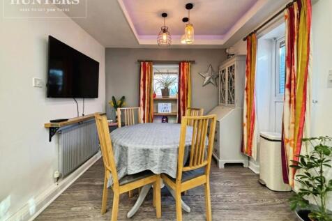pbox-dining_room-338400.jpeg