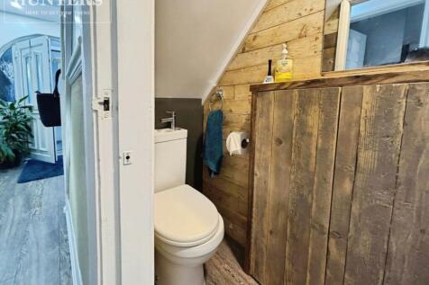 pbox-bathroom-338400.jpeg