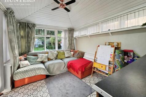 pbox-living_room-338400.jpeg