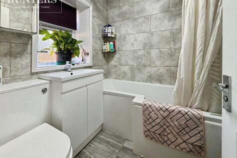 pbox-bathroom-338400.jpeg