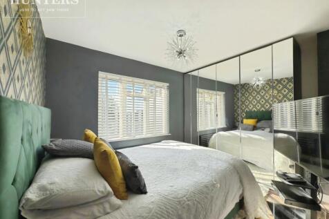 pbox-bedroom-335883.jpeg