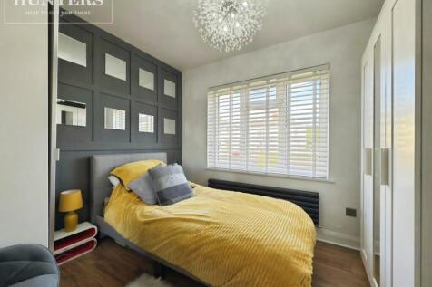 pbox-bedroom-335883.jpeg