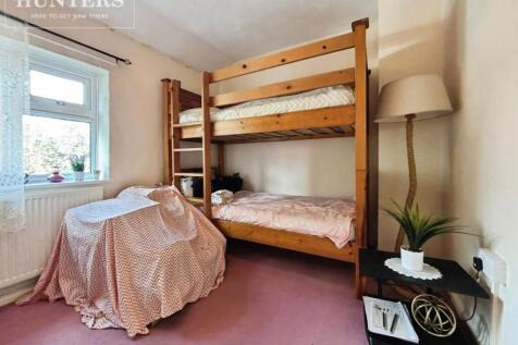 pbox-bedroom-339698.JPG