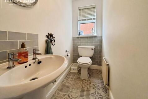 pbox-bathroom-340588.jpg