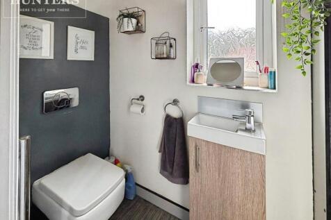 pbox-bathroom-339123.jpeg
