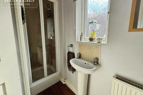 pbox-bathroom-339123.jpeg