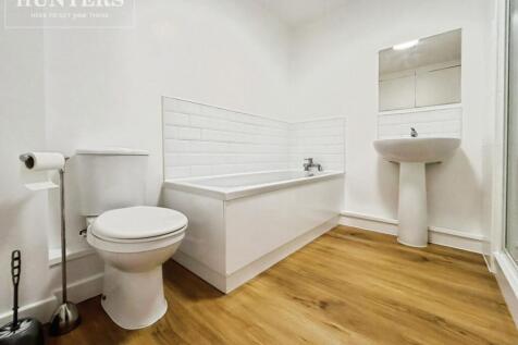 pbox-bathroom-342063.jpg