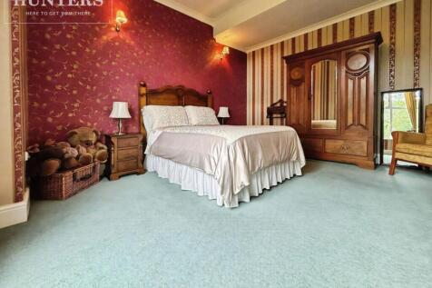 pbox-bedroom-341358.jpg