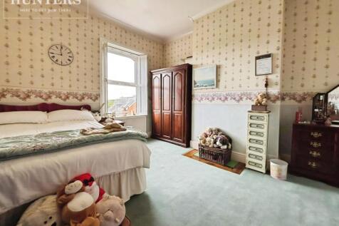 pbox-bedroom-341358.jpg