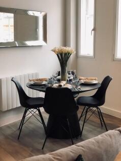 Show Apartment