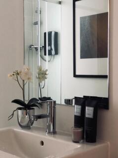 Show Apartment