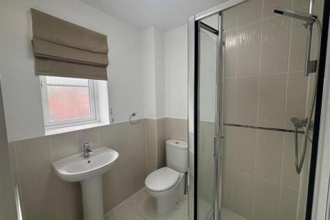 ensuite.jpg