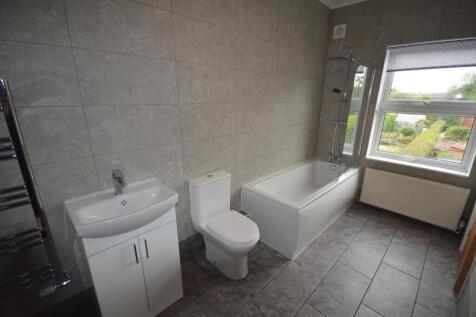 Bathroom 1.JPG
