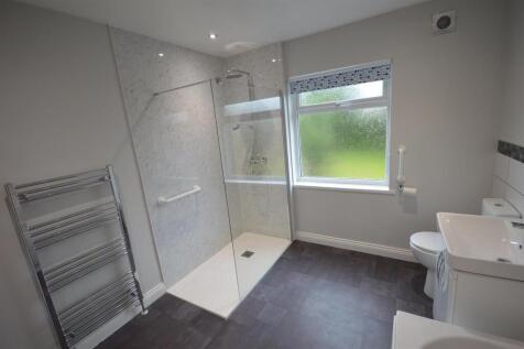 Bathroom 2.JPG