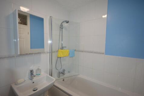 Bathroom.JPG