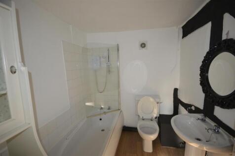 Bathroom.JPG