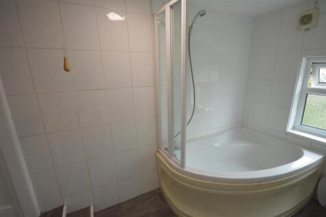 Bathroom.JPG
