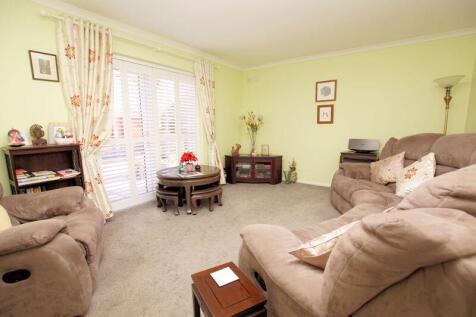 Sun Room/ Second Lounge