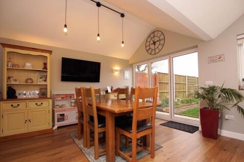Dining/ Family Room