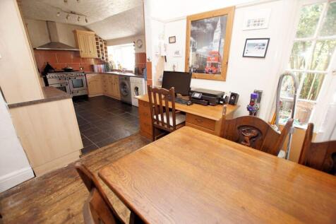 Kitchen/Dining Area