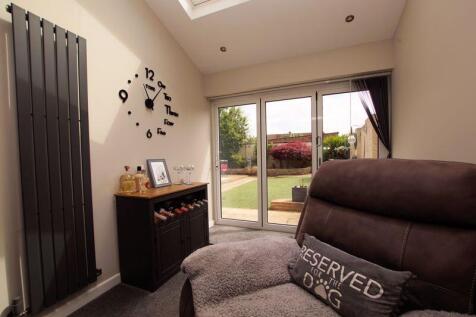 Lounge extension