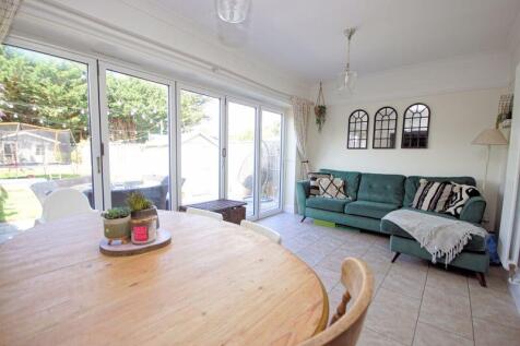 Open Plan Kitchen/Dining/Family Room