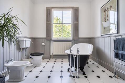 Main Bathroom