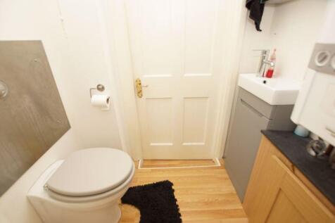 Jack &amp; Jill Ensuite