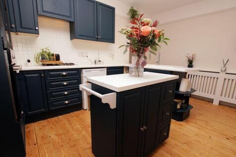 Kitchen/ Breakfast Room