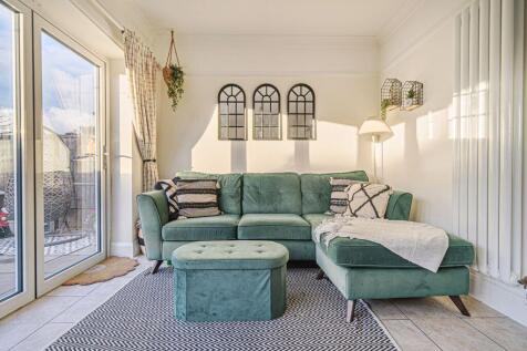 Open Plan Kitchen/ Dining/ Family Room