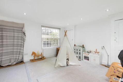 Barnsbury Road 12...
