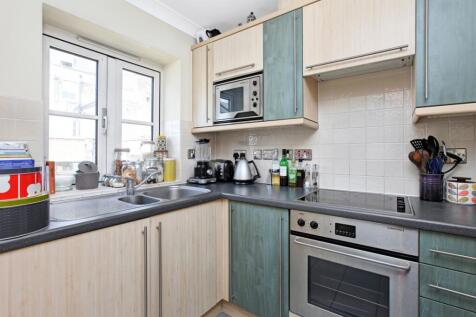 17 MOORE COURT-KI...