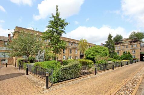 17 MOORE COURT-EX...