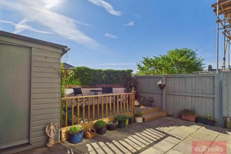CAM05075G0-PR0103-STILL007.jpg