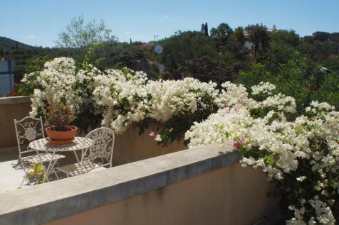 Side balcony