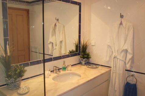 Bed 3 en-suite
