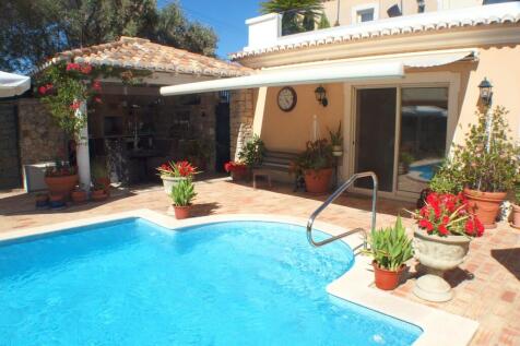 Pool/Summer Kitchen