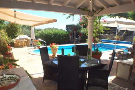 Summer kitchen