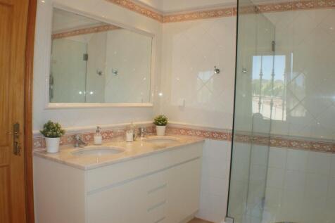 Master en-suite