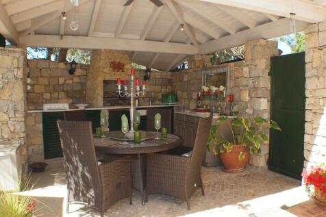 Summer kitchen