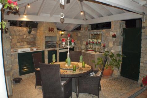 Summer kitchen