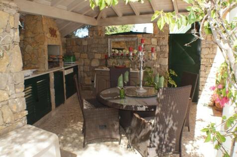 Summer kitchen